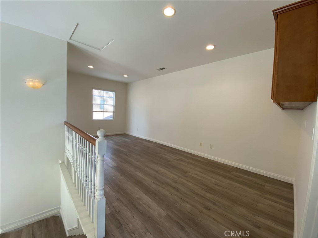 178 W Paramount St