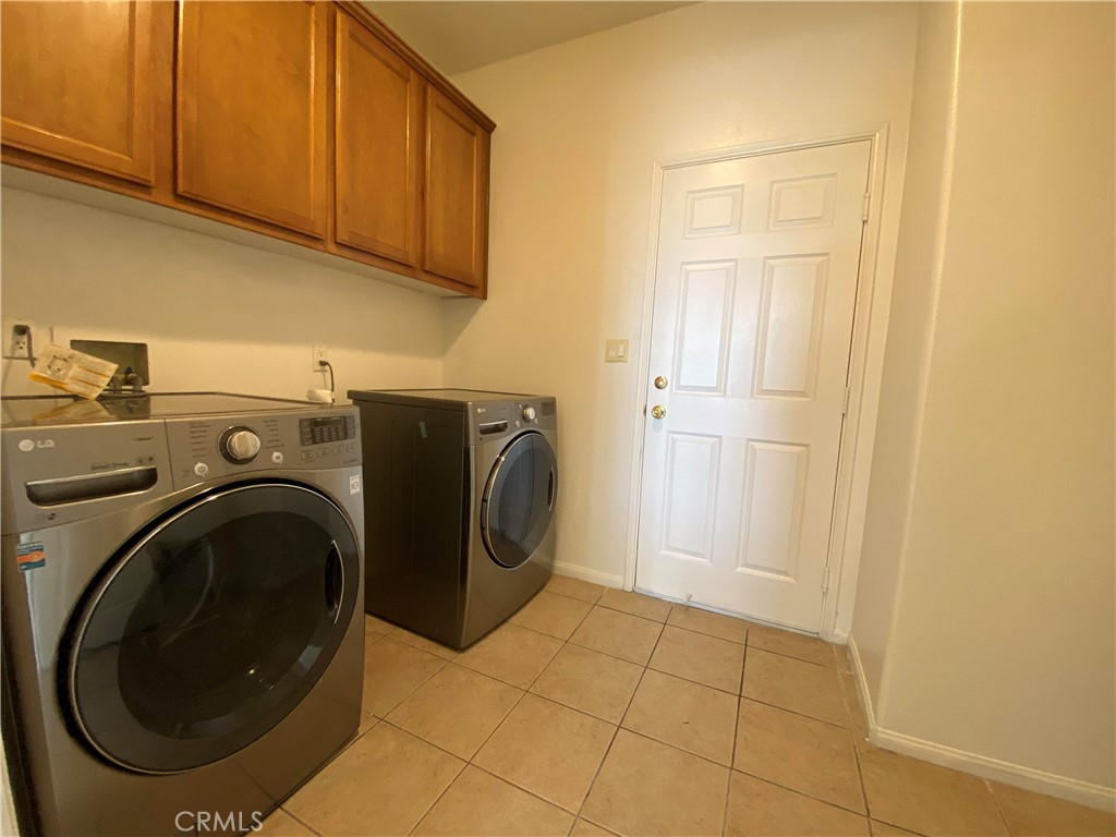 178 W Paramount St
