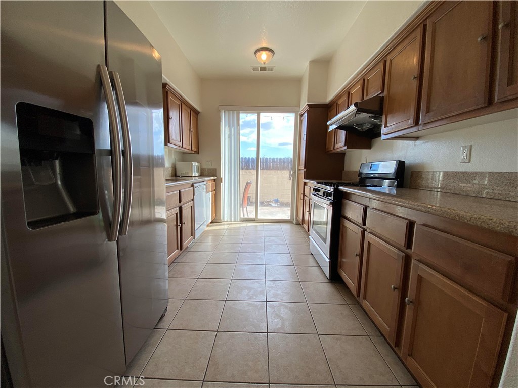 178 W Paramount St