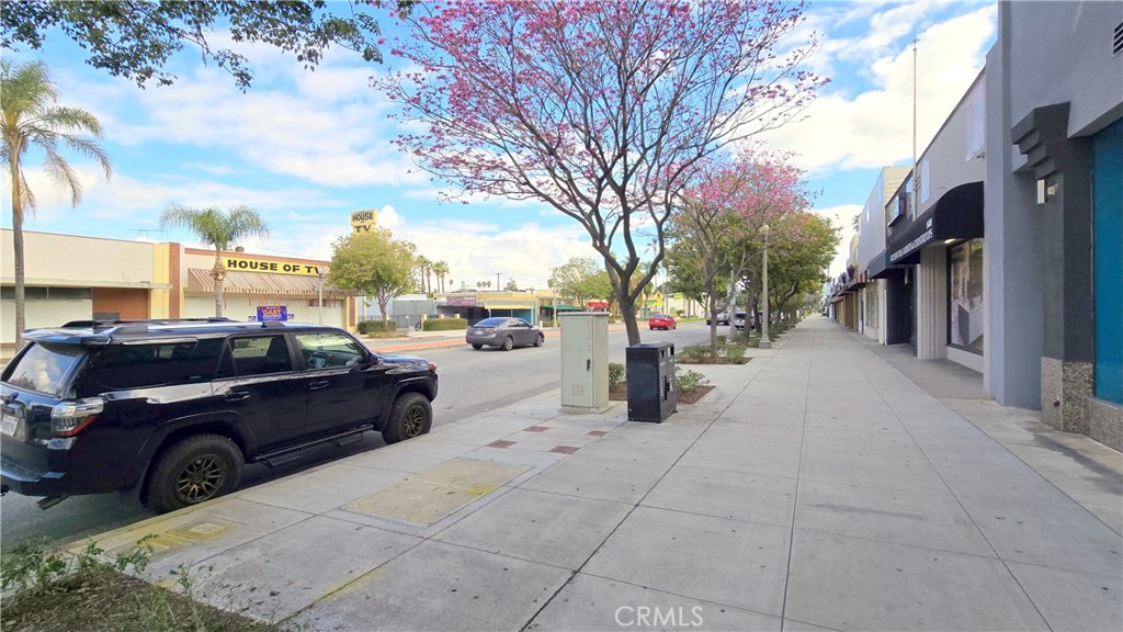 9496 Magnolia Avenue 101