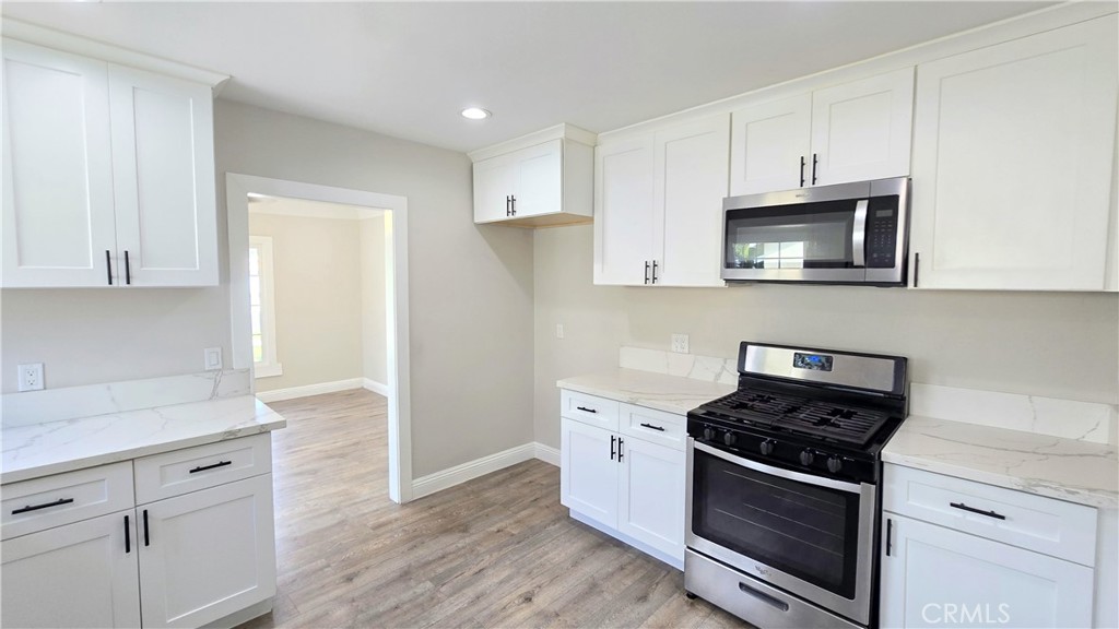 656 E I Street