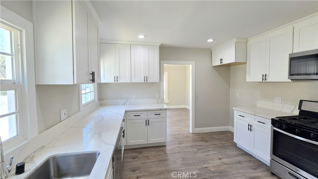 656 E I Street