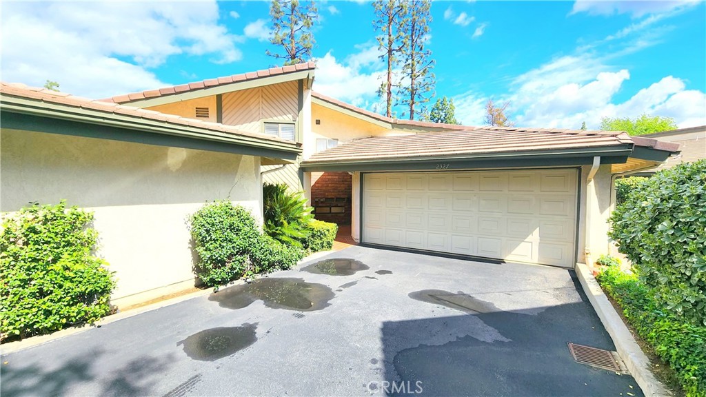 2327 E Curtis Court