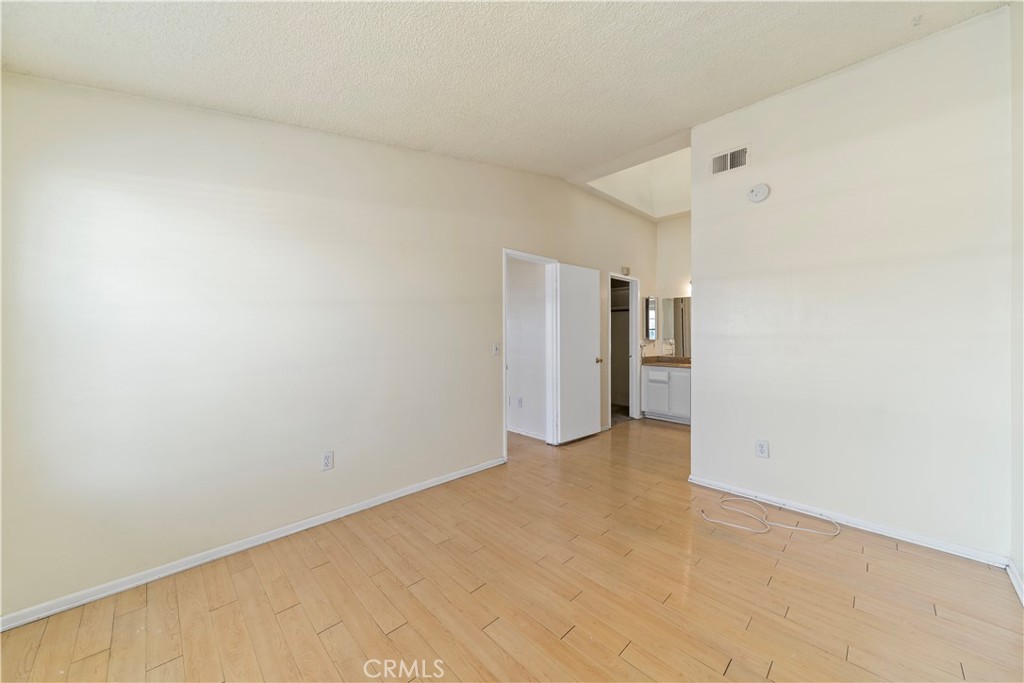 10560 Lakeside Drive N J