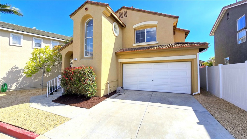 2851 Calle Lumina