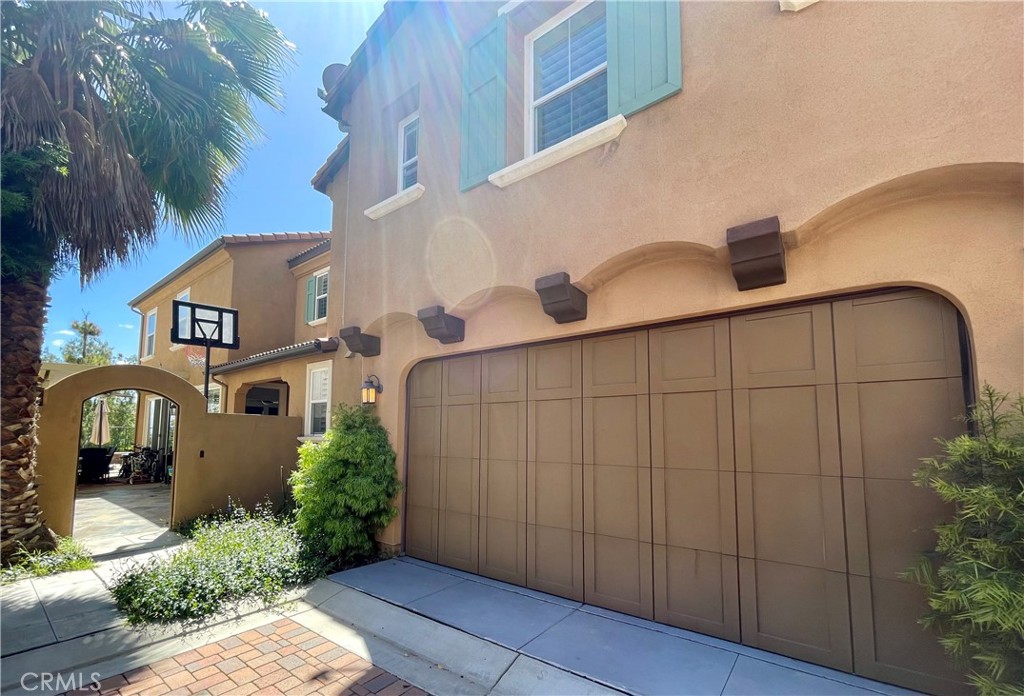 2650 E Pacific Court