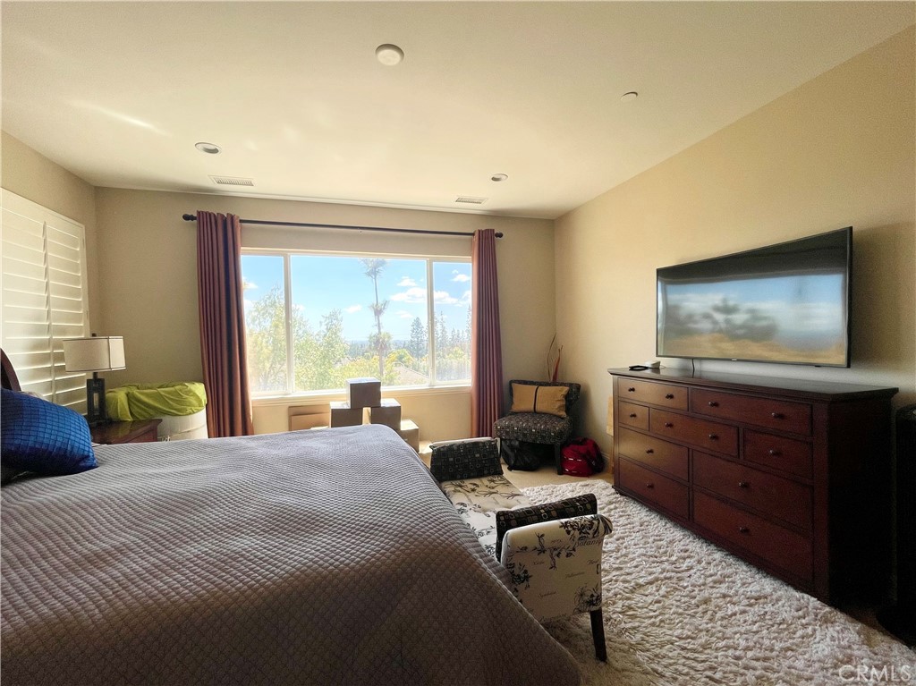 2650 E Pacific Court