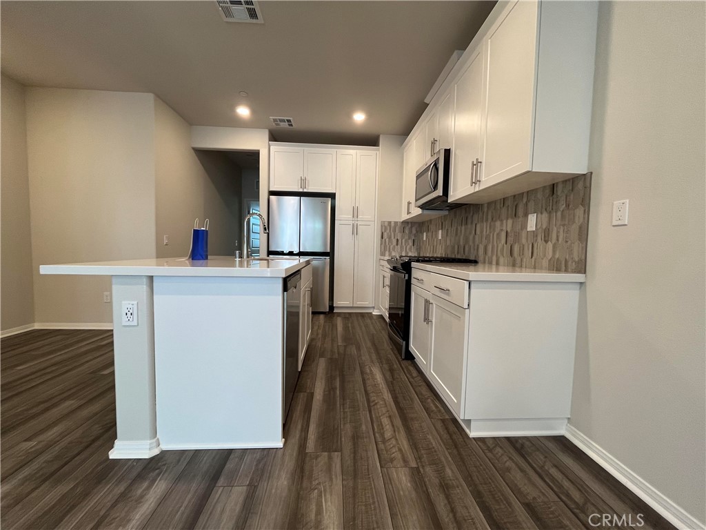 1670 Cayton loop