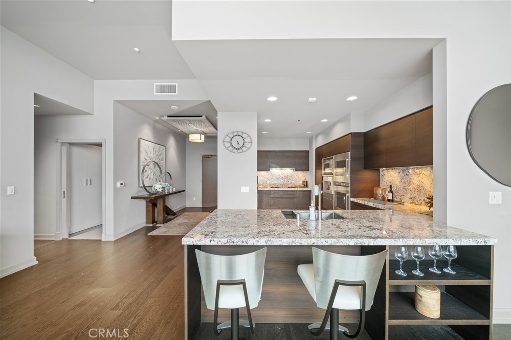 900 W Olympic Boulevard 50C
