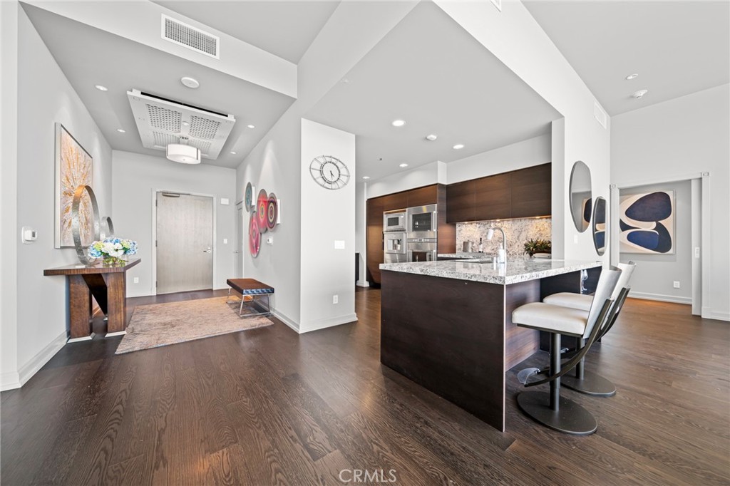 900 W Olympic Boulevard 50C