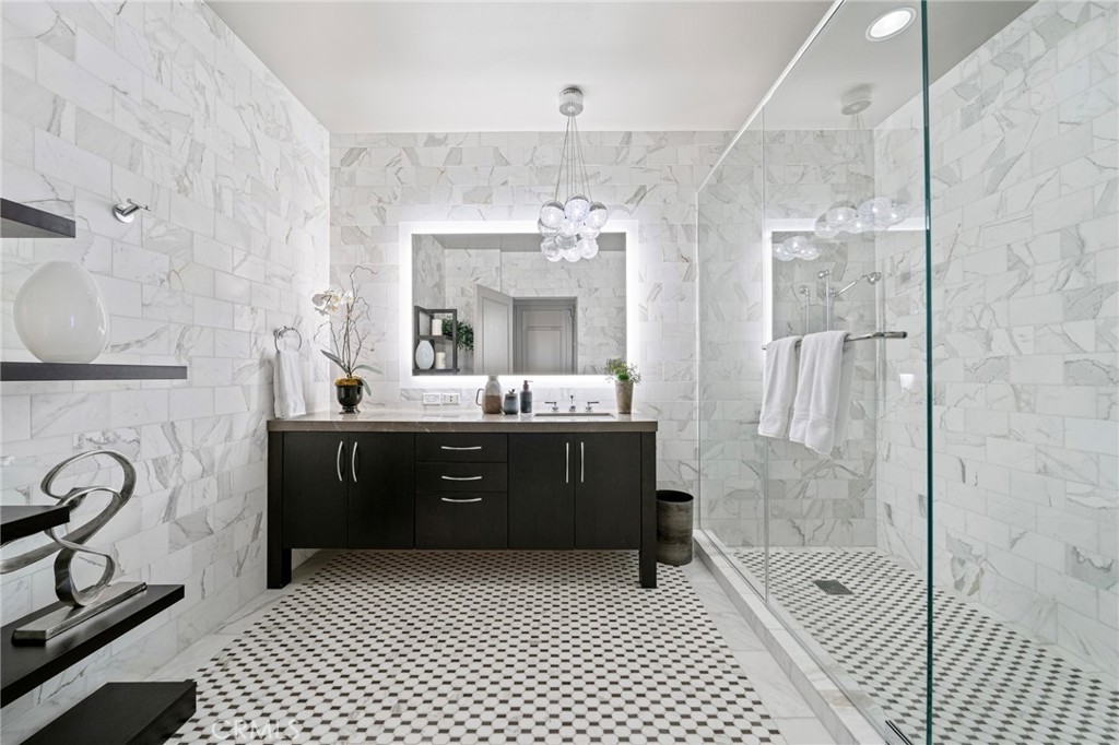 900 W Olympic Boulevard 50C