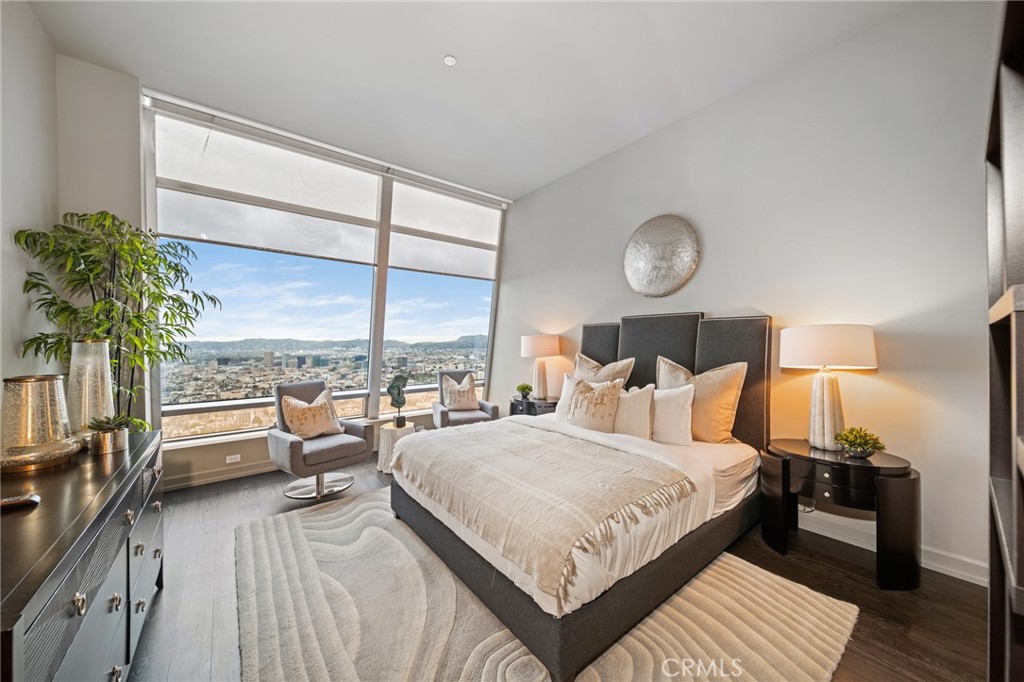 900 W Olympic Boulevard 50C