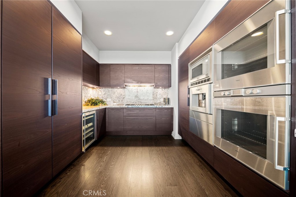 900 W Olympic Boulevard 50C