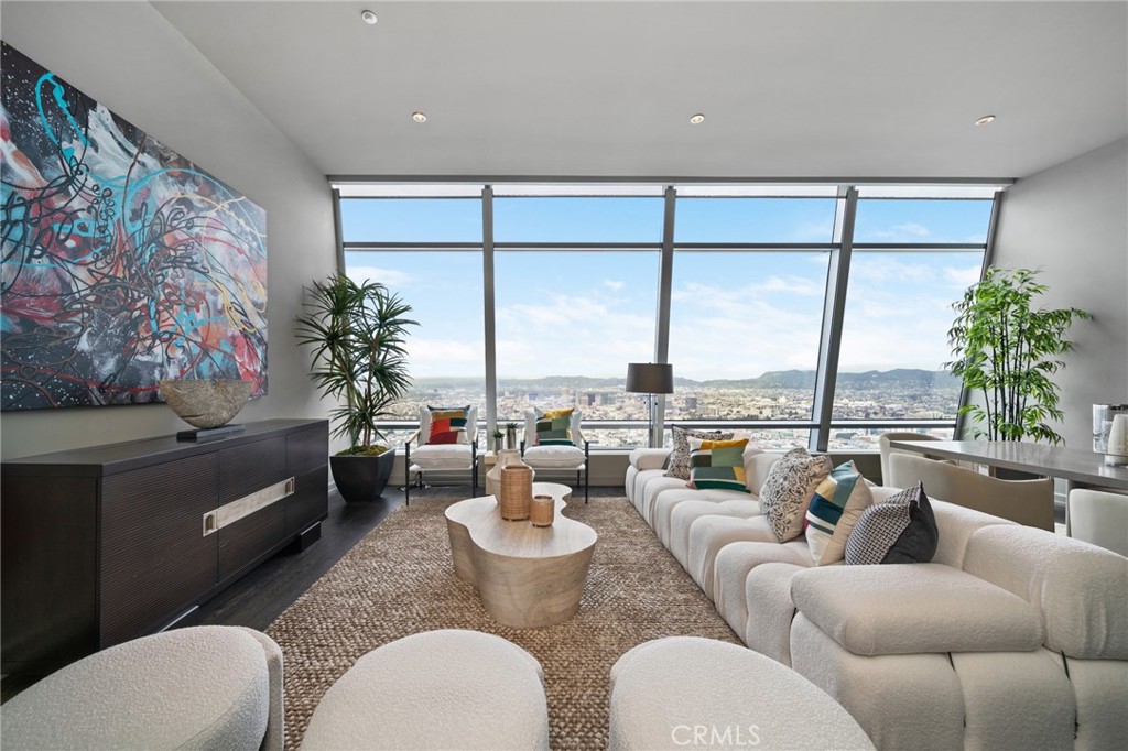 900 W Olympic Boulevard 50C