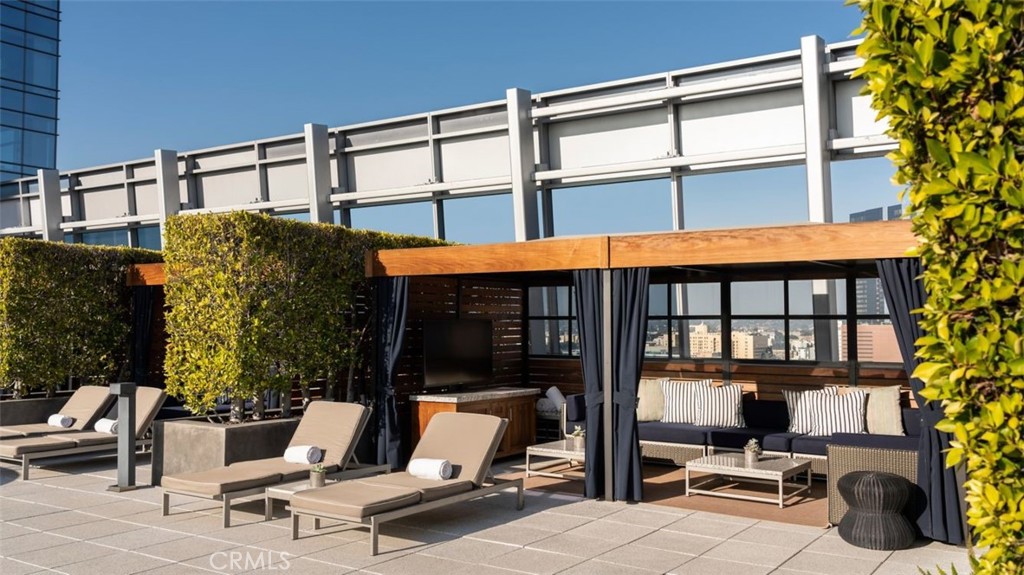 900 W Olympic Boulevard 50C