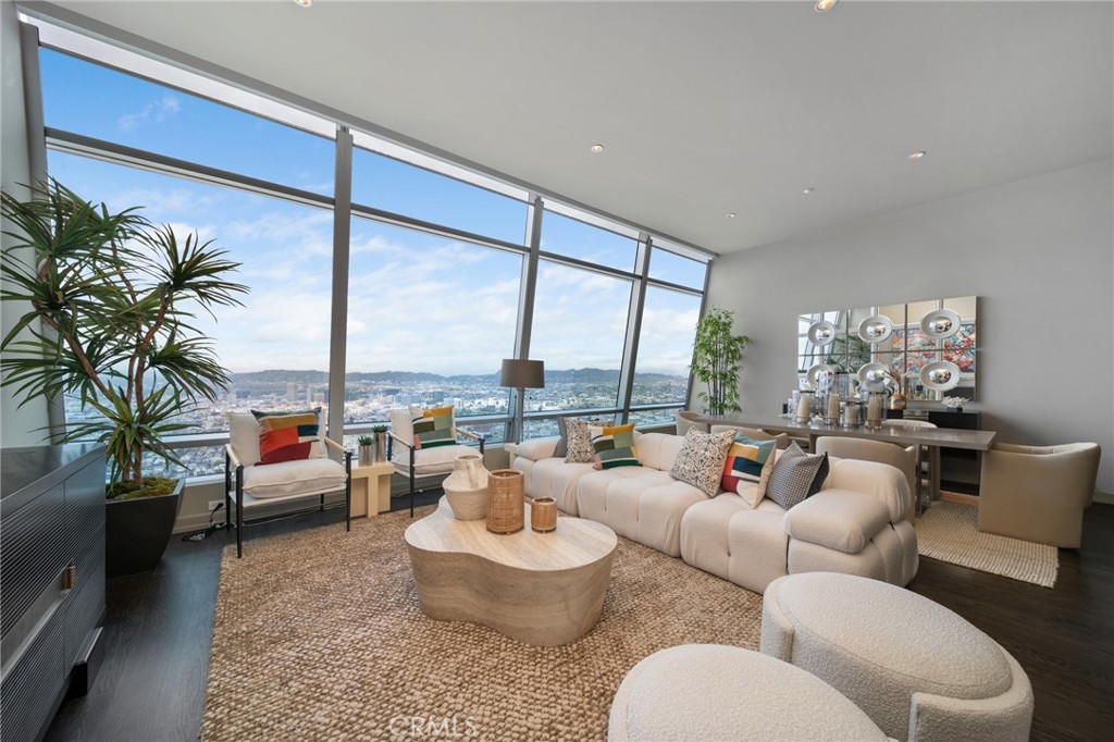 900 W Olympic Boulevard 50C