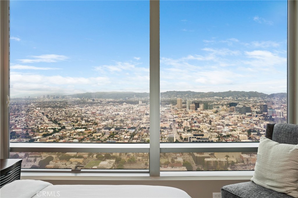 900 W Olympic Boulevard 50C