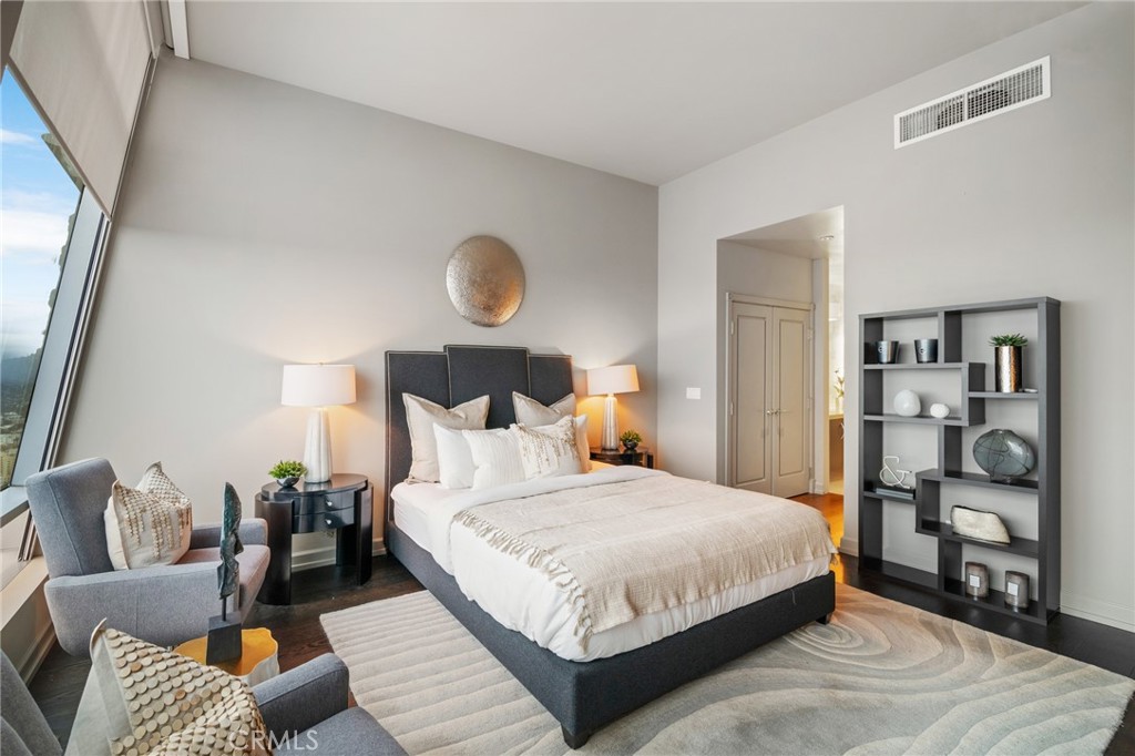 900 W Olympic Boulevard 50C