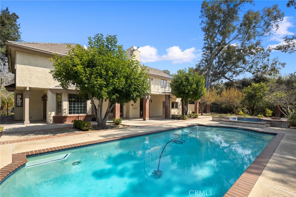 235 Silver Tree Road