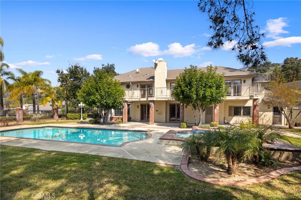 235 Silver Tree Road