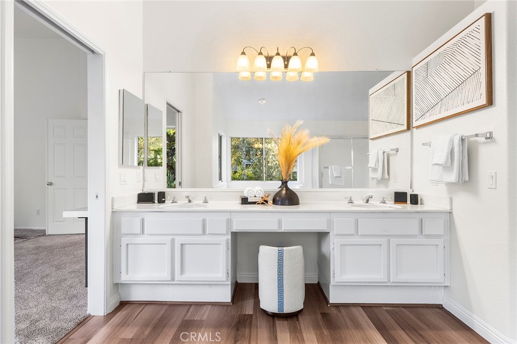 11260 Oak Brook Court