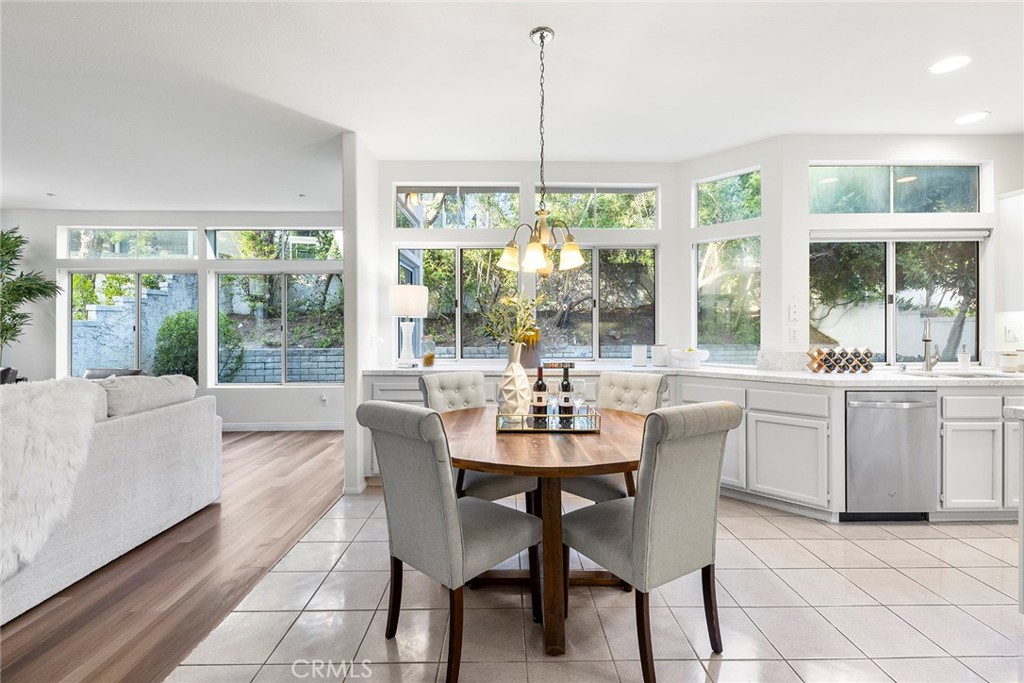 11260 Oak Brook Court