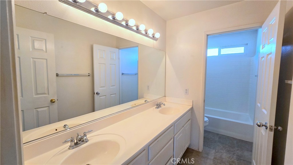 13883 Ellis Park Trail