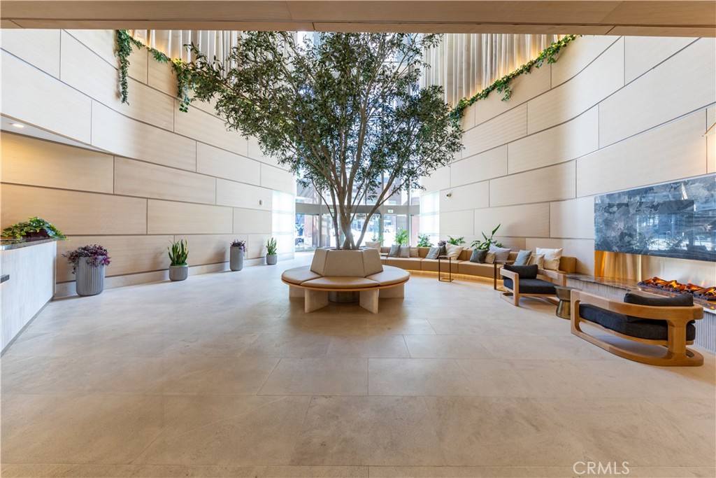 1100 Wilshire Boulevard 2001