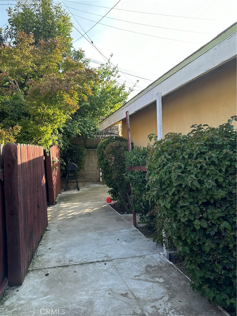 1379 Wesleyan Avenue