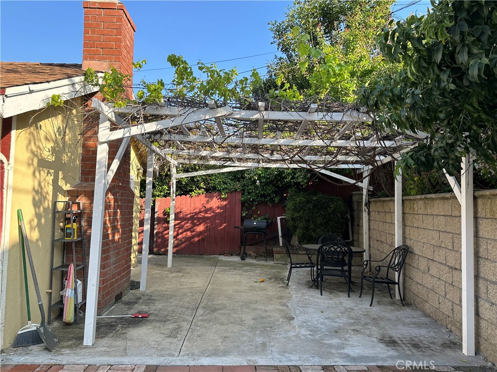 1379 Wesleyan Avenue