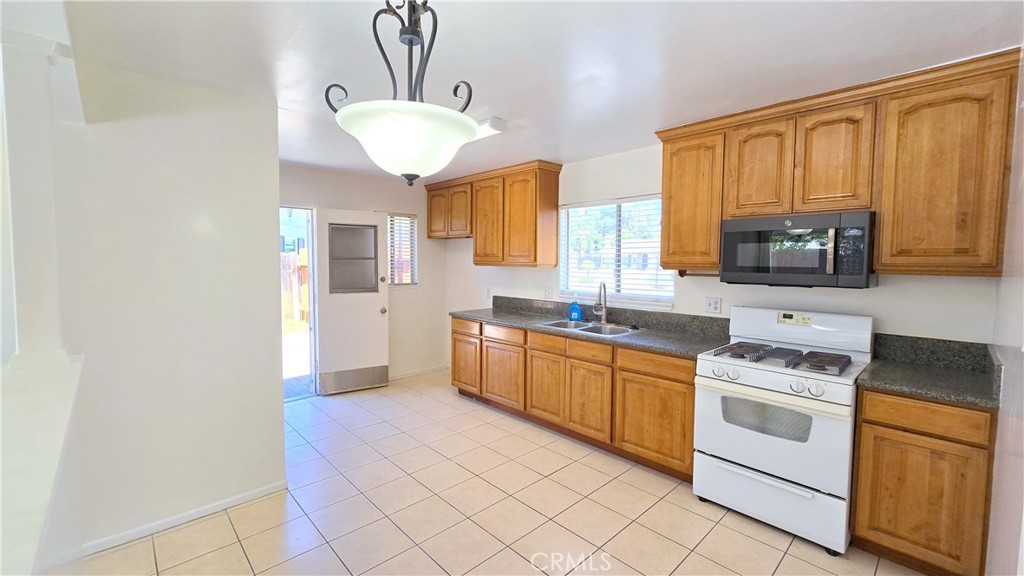 411 Columbiana Drive