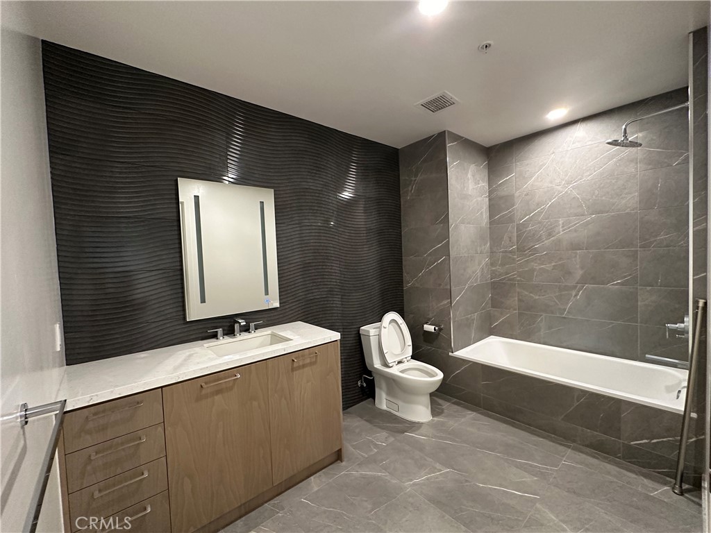 400 S Broadway 1308