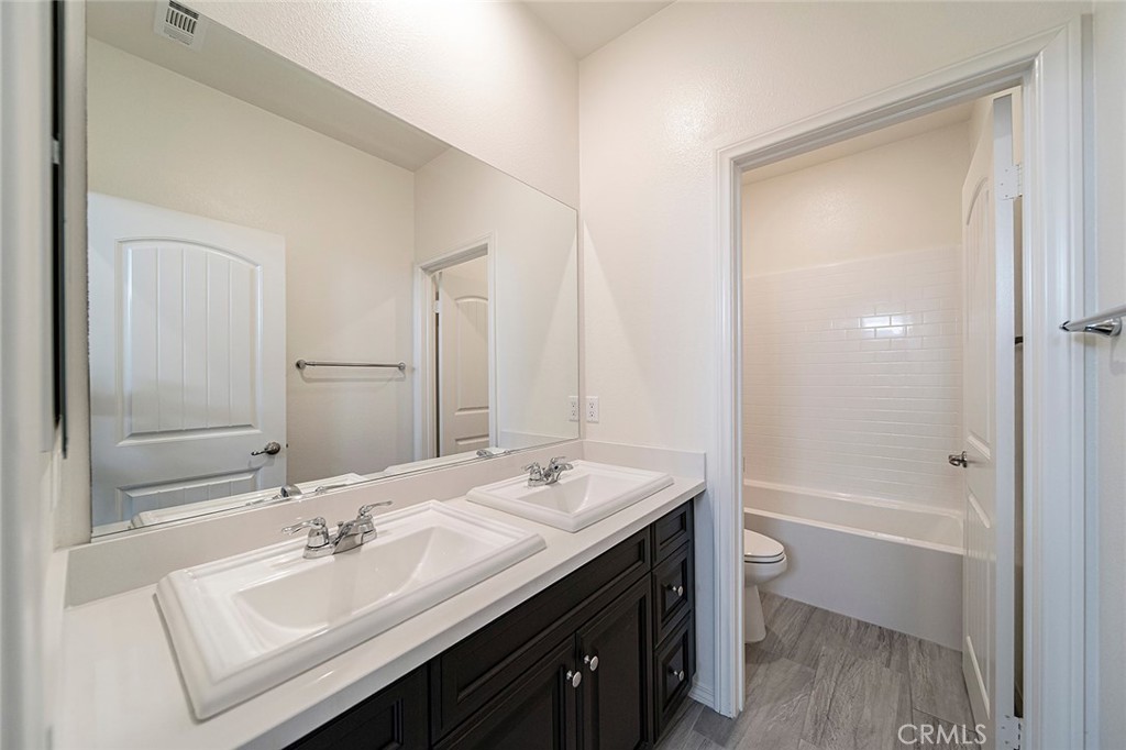 3144 E Yosemite Drive