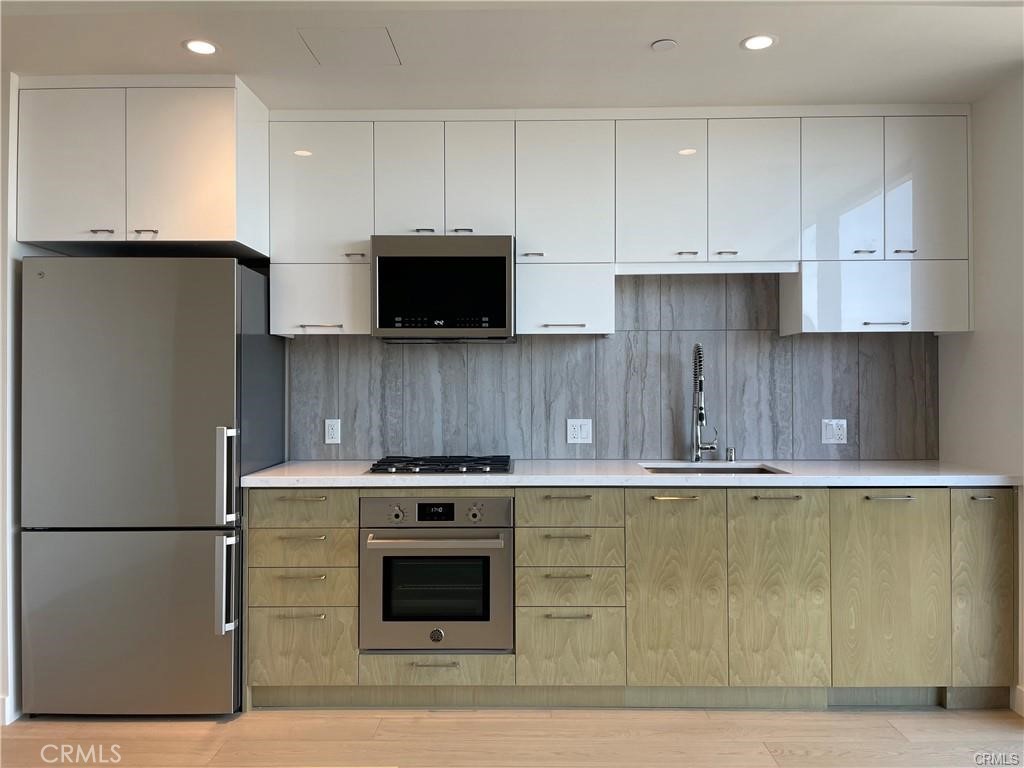 400 S Broadway 1713