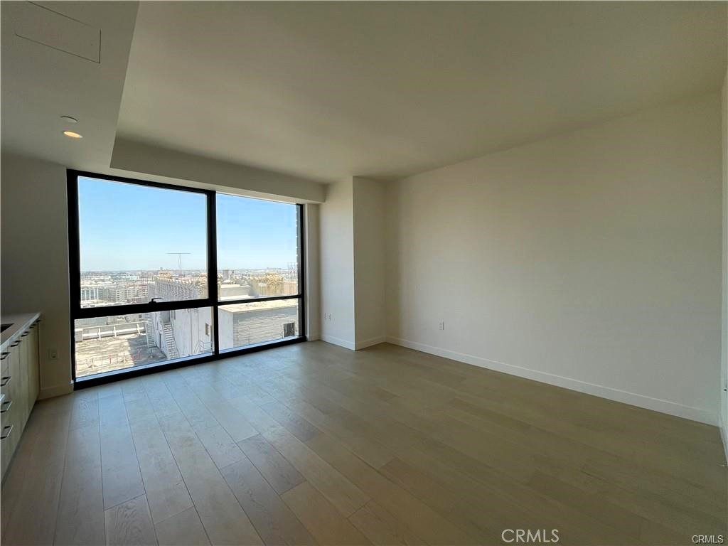 400 S Broadway 1713
