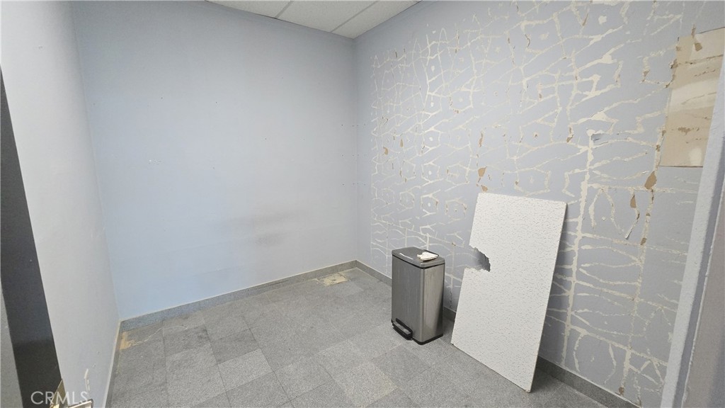 9496 Magnolia Avenue 203