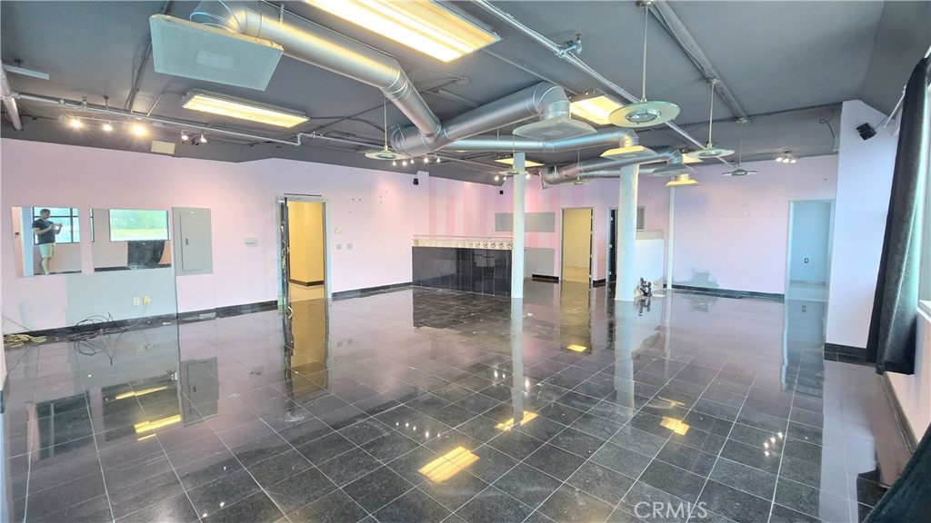 9496 Magnolia Avenue 203