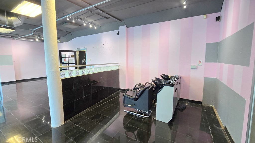 9496 Magnolia Avenue 203