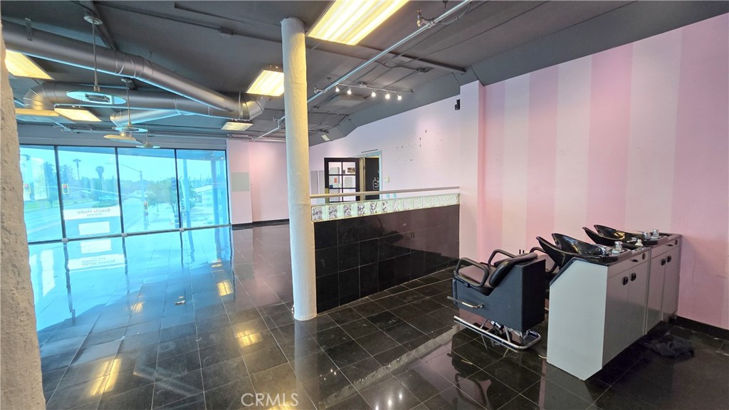 9496 Magnolia Avenue 203