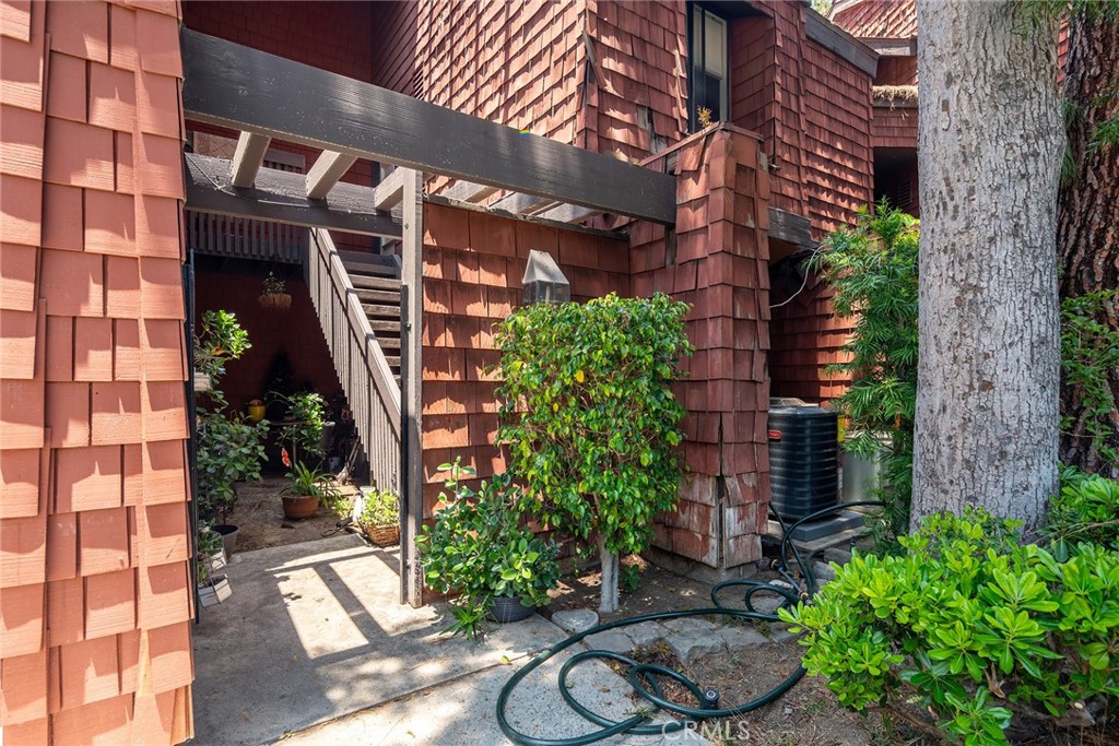 356 S Prospectors Road 84