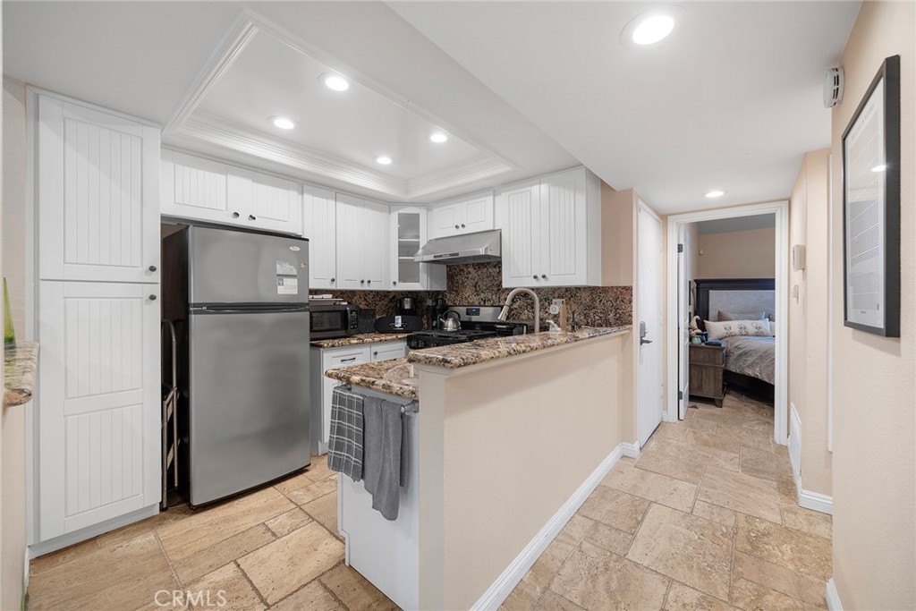 356 S Prospectors Road 84