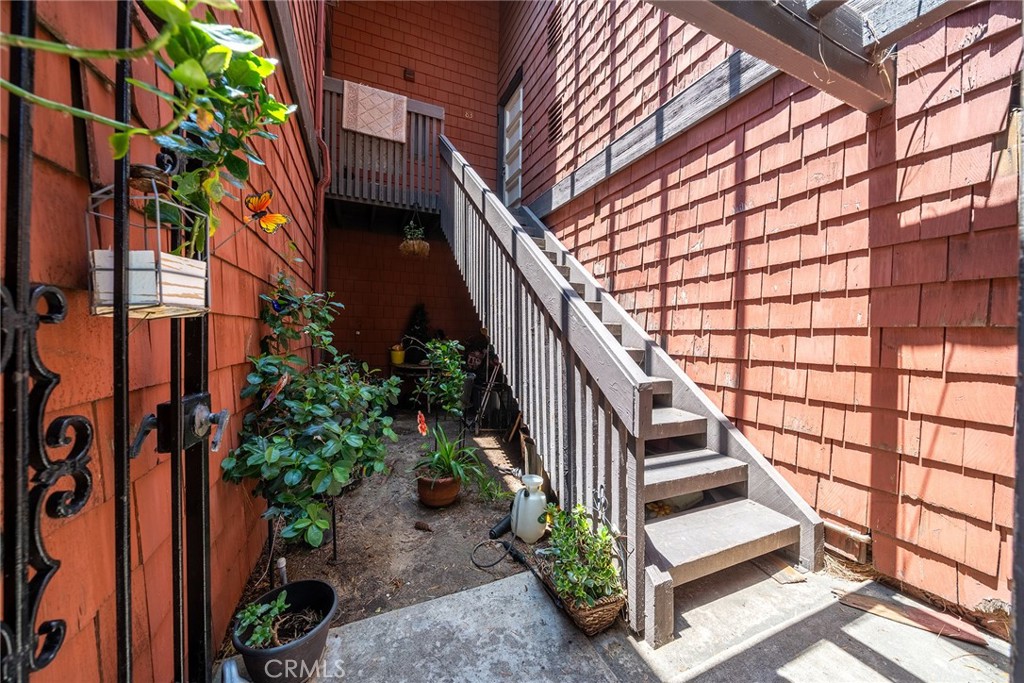 356 S Prospectors Road 84