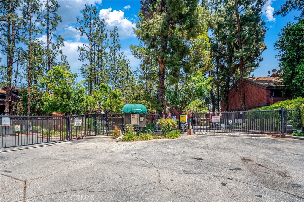 356 S Prospectors Road 84
