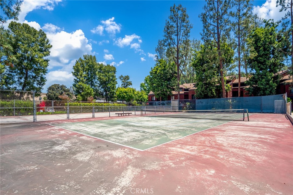 356 S Prospectors Road 84