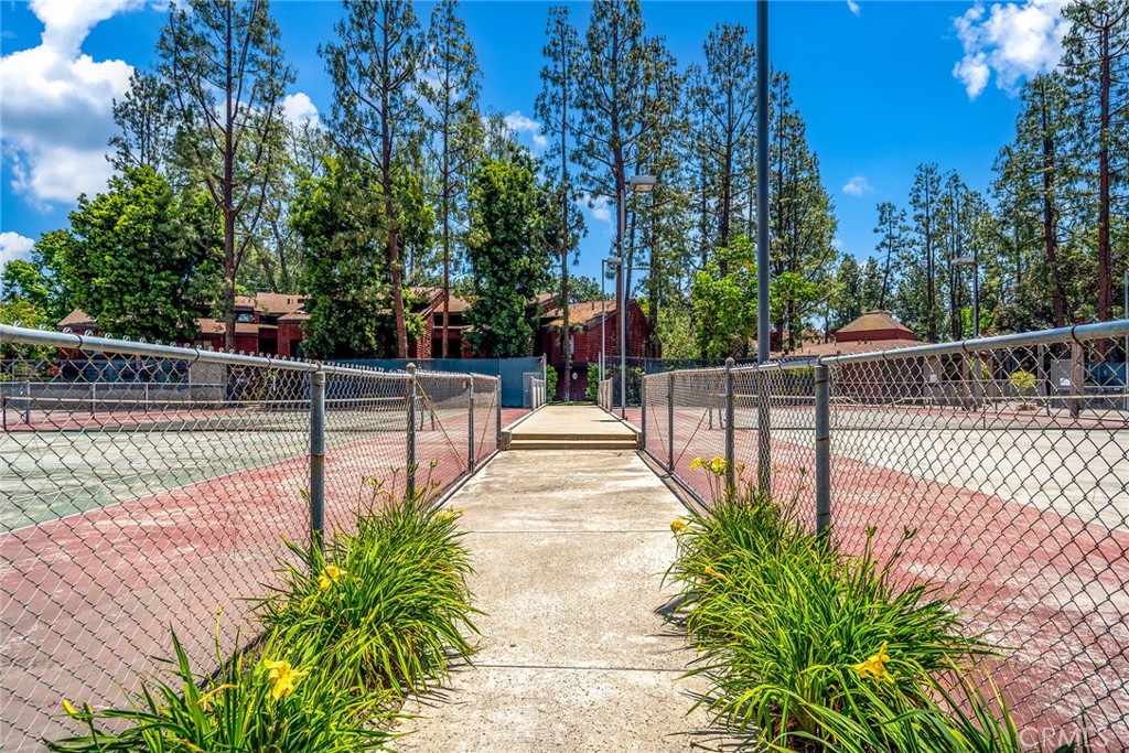 356 S Prospectors Road 84