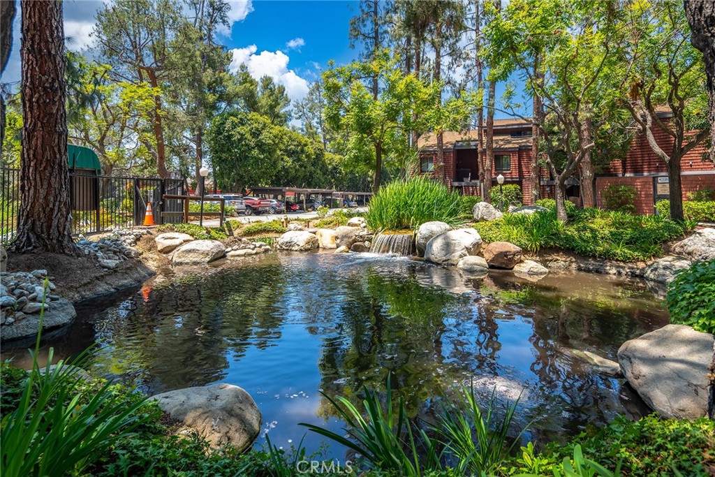 356 S Prospectors Road 84