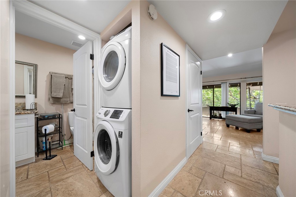 356 S Prospectors Road 84