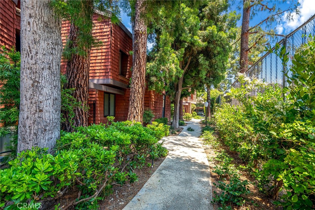 356 S Prospectors Road 84