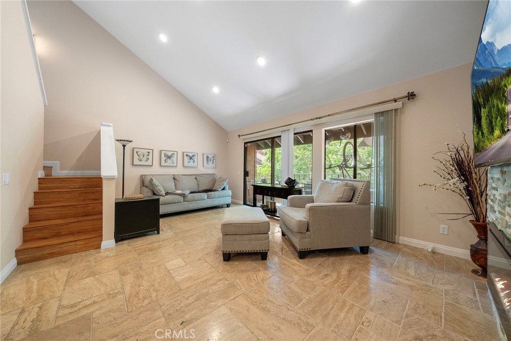 356 S Prospectors Road 84