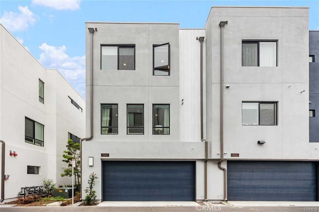 2245 Skylar Place